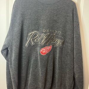NO TAG Detroit Red Wings Grey Sweatshirt Fits like Large